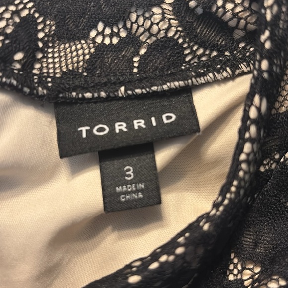 TORRID Peplum Lace Corset front Blouse  in Black Size 3 -- SEXY and CLASSY!!! - Picture 4 of 4